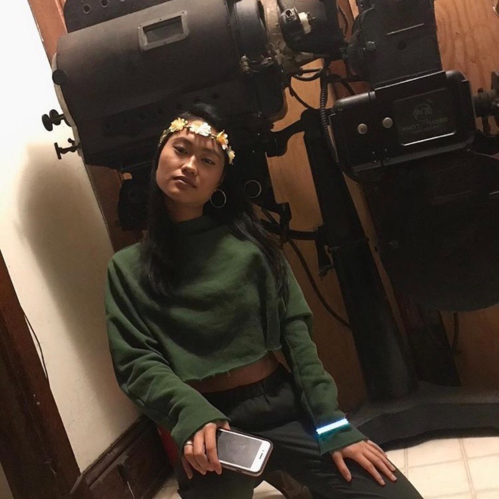 Loose green long sleeve crop top sweater